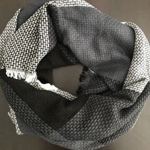 Blanket Scarf Black/ white/ blue/gray